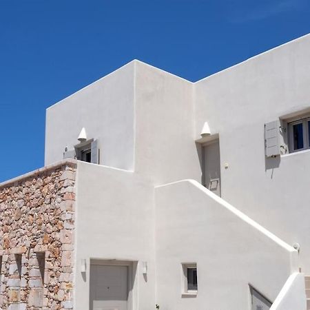 In The Heart Of Fira & Free Pool - Nychteri Suite Exterior photo